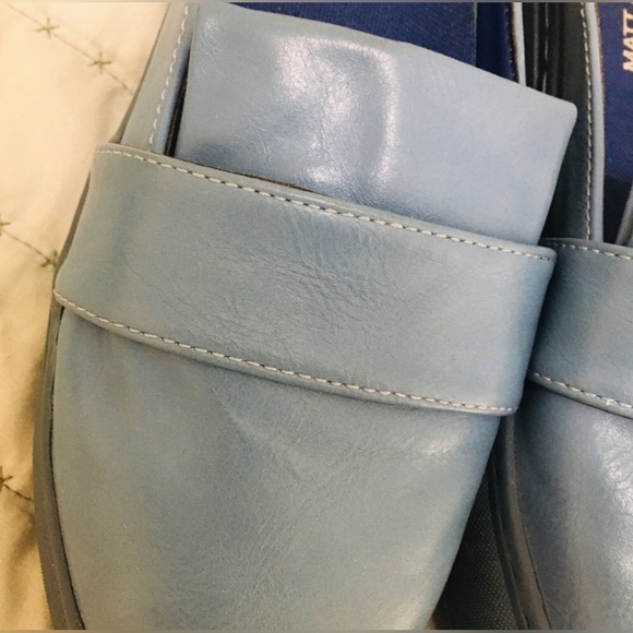 MATT & NAT light blue slides - Picture 2 of 6